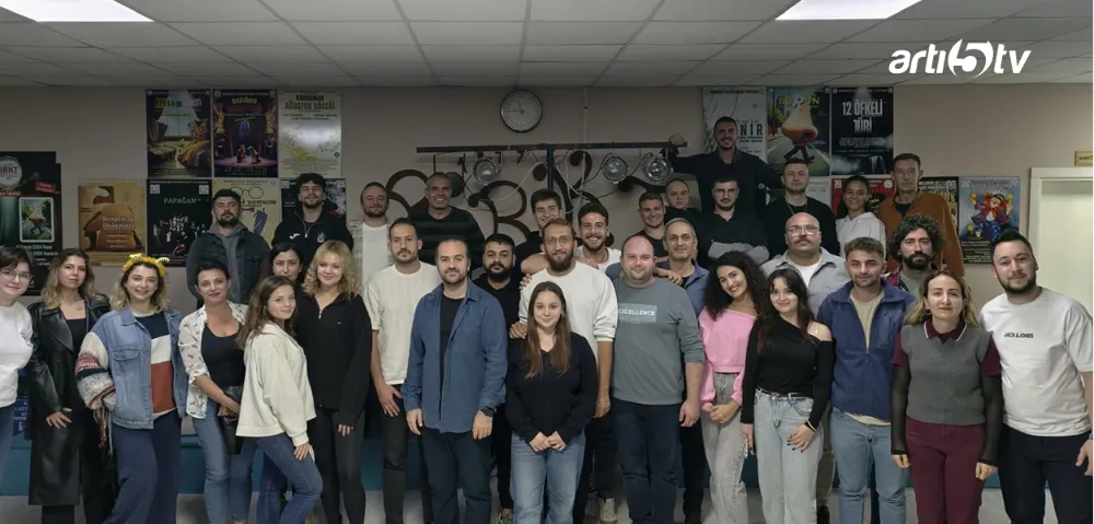 Burhaniye Belediyesi Kent Tiyatrosu’nda Yeni Sezon Başladı