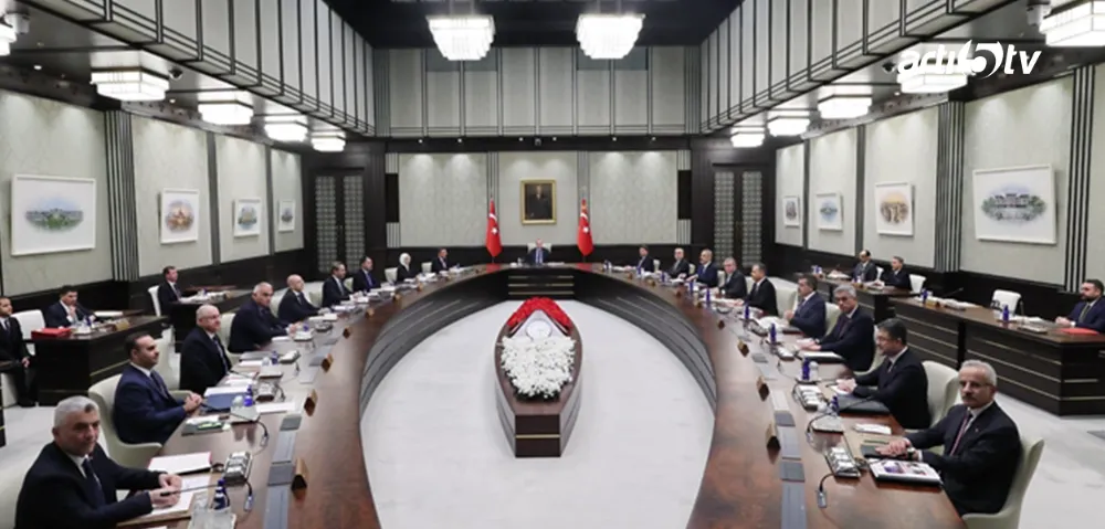 Cumhurbaşkanı Erdoğan Başkanlığında Kritik Kabine Toplantısı: Maaş Zammı, Terör ve Yeni Anayasa Gündemde