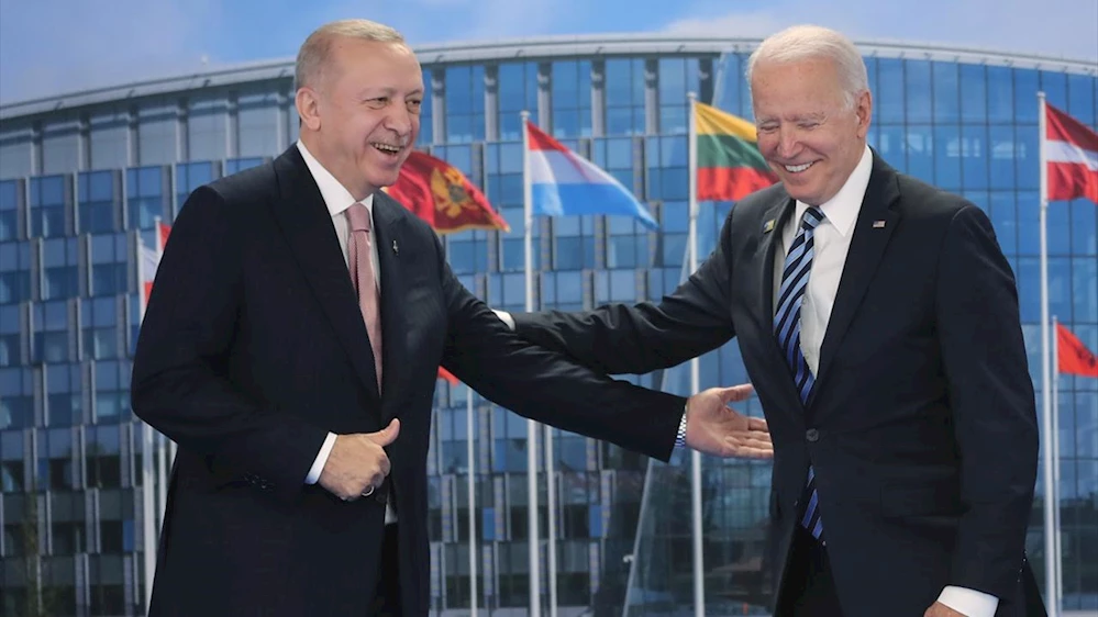 Erdoğan, zor günler yaşayan Biden